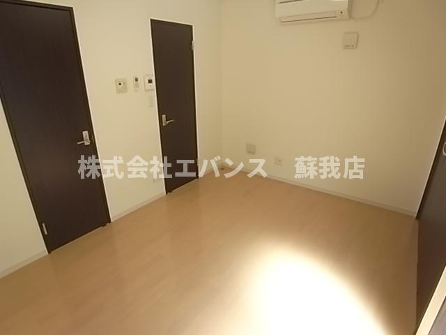 【居間・リビング】 | siro大巌寺 | こちらのリビングで趣味の時間をお楽しみください