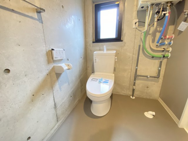 【トイレ】 | マーヴェリック堺東 | 落ち着いた色調のトイレです