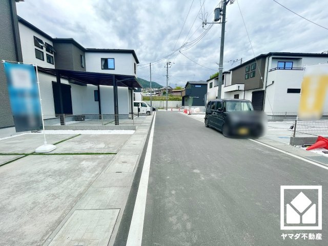 大津市坂本8丁目　7号棟の前面道路含む現地写真