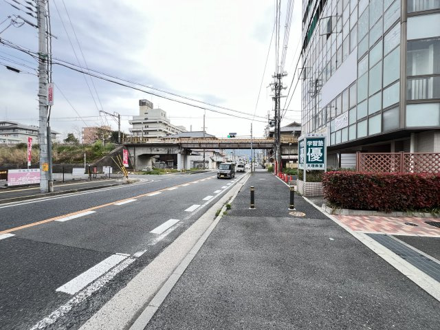 プレミスト天理のその他|前面道路