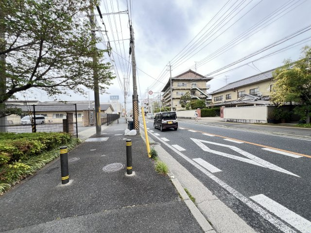 プレミスト天理のその他|前面道路