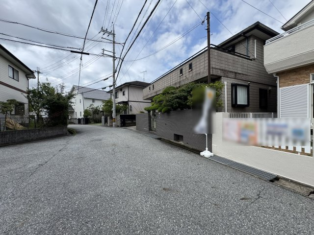神戸市西区宮下1丁目戸建の前面道路含む現地写真