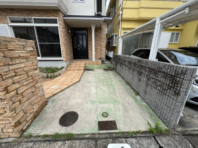 神戸市西区宮下1丁目戸建の駐車場