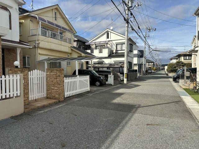 神戸市西区宮下1丁目戸建の前面道路含む現地写真