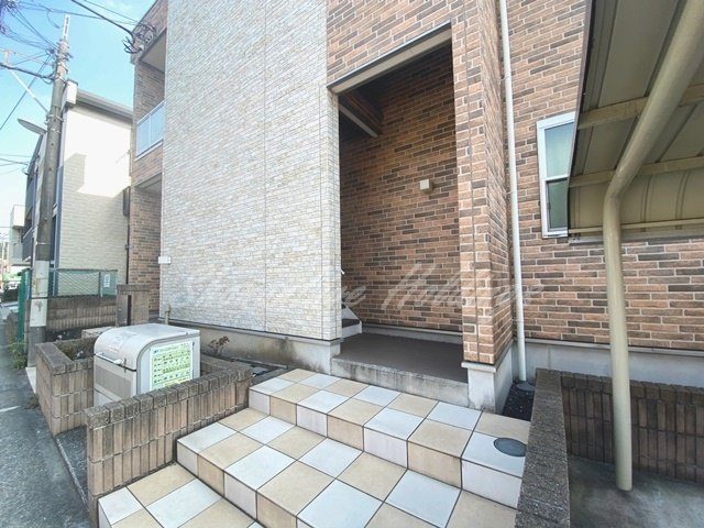 鎌倉市台２丁目のアパートのエントランス|毎日通るエントランス♪