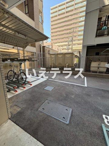 レオンコンフォート神戸駅前の駐車場