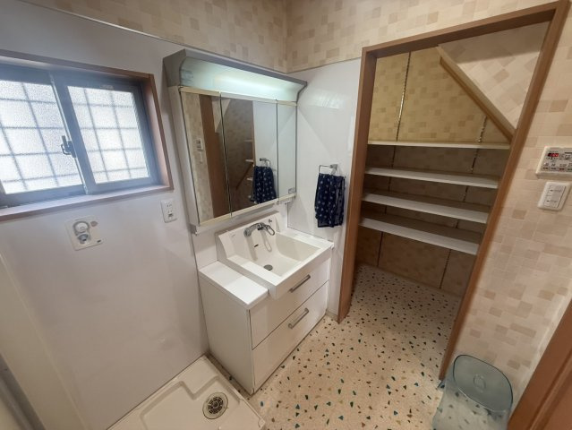 和歌山市西庄・中古戸建・116765の洗面所