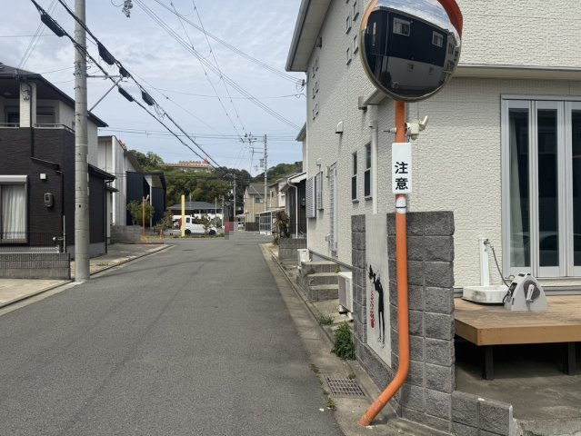 和歌山市西庄・中古戸建・116765の前面道路含む現地写真