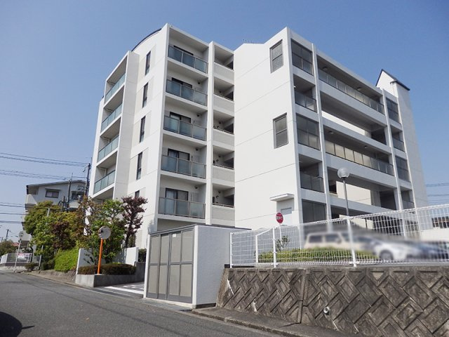 箕面小野原パーク・ホームズ一番館の外観