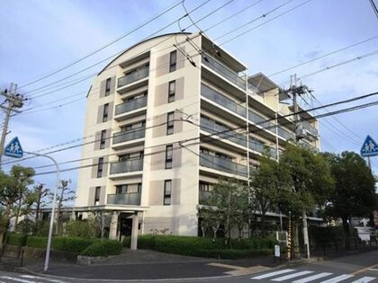 箕面小野原パーク・ホームズ一番館の外観