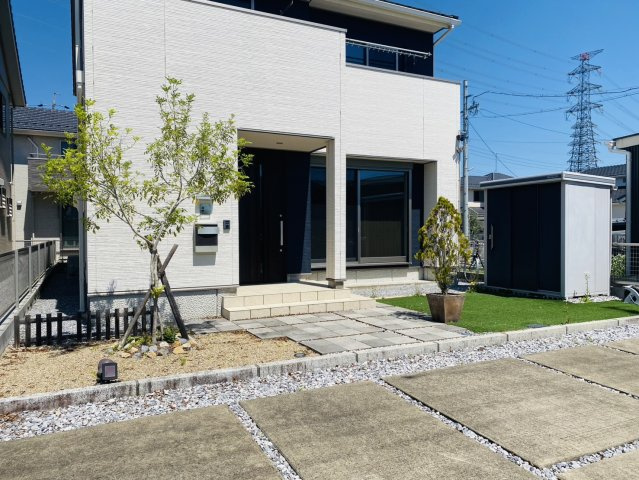 本巣郡北方町 曲路東１丁目（北方真桑駅） 2階建 ４ＳＬＤＫの庭