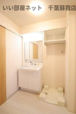 D-ROOM Westの洗面所|朝の準備に活躍する、洗髪洗面化粧台！
