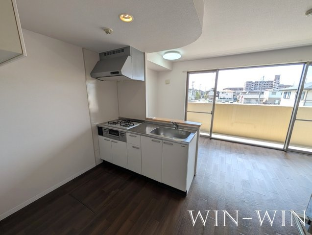 ルネス・リバーサイドKITAJIMAのキッチン|イメージ（同建物内別部屋の写真です）