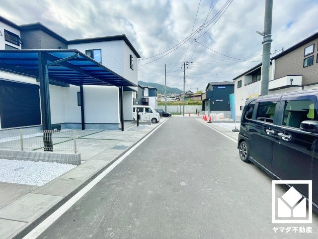 大津市坂本8丁目　12号棟の前面道路含む現地写真
