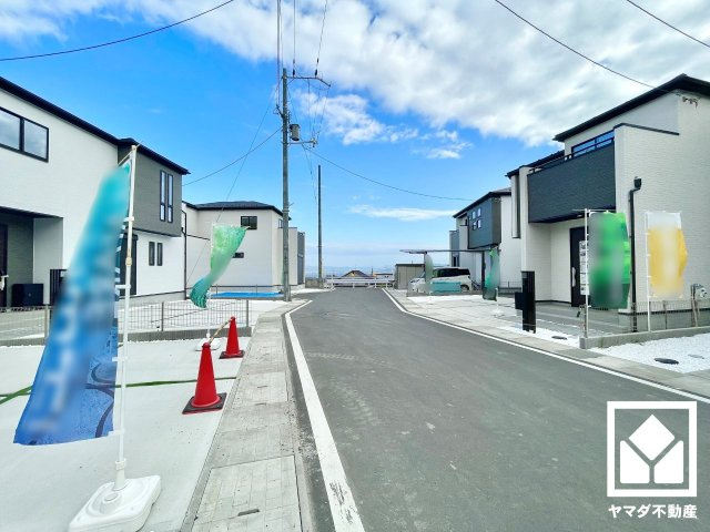 大津市坂本8丁目　12号棟の前面道路含む現地写真