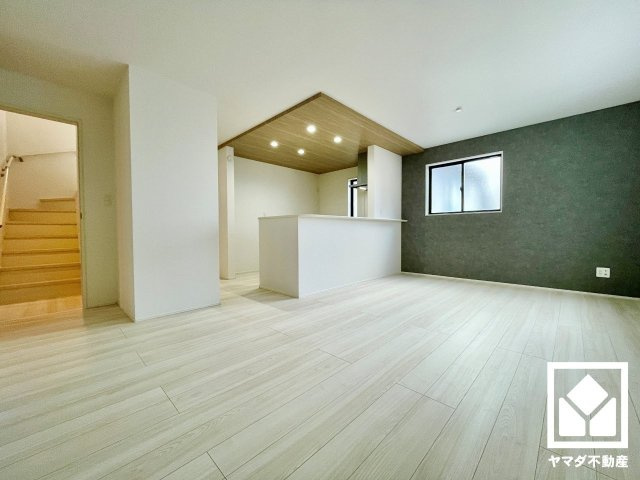 大津市坂本8丁目　12号棟の居間・リビング
