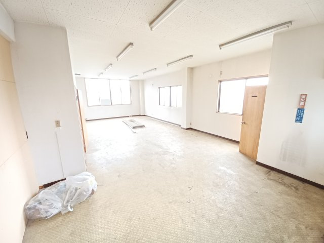 下野本石田様店舗の洋室|落ち着いた色調の洋室です