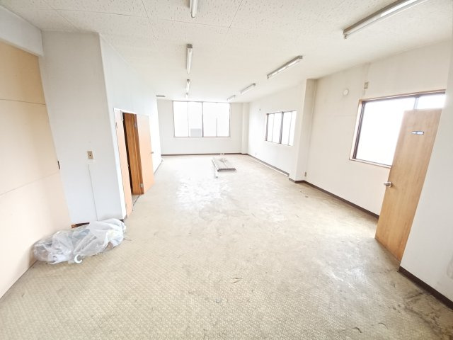 下野本石田様店舗の洋室|落ち着いた色調の洋室です