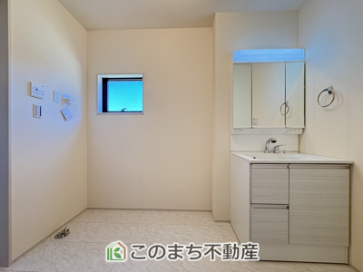 【洗面所】 | Livele Garden.S　第1栃木都賀町平川　1号棟 | 伸びるホースのシャワー洗面台で朝の身支度や洗面台のお掃除もラクラク♪