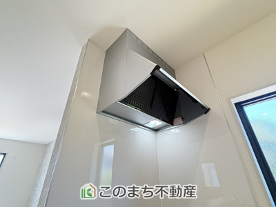 【キッチン】 | Livele Garden.S　第1栃木都賀町平川　1号棟 | シンプルながらお料理の匂いをスッキリ吸引するレンジフード☆