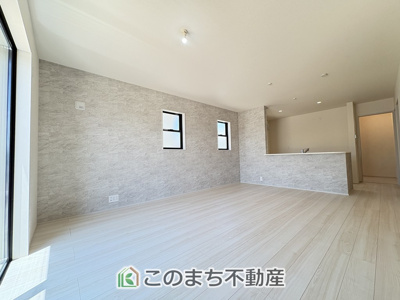 【居間・リビング】 | Livele Garden.S　第1栃木都賀町平川　1号棟 | 窓が多く明るいリビングスペース☆