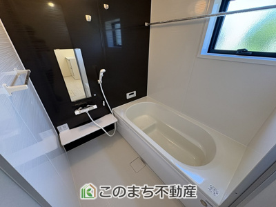 【浴室】 | Livele Garden.S　第1栃木都賀町平川　1号棟 | お風呂は足を延ばしてゆったり入浴できる広々1坪タイプ☆

ばして入浴できる広々とした1坪タイプのお風呂☆



