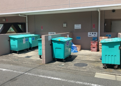 【設備】 | ライオンズマンション八王子北野 | 共有部分は、住民なら誰もが使える設備のこと。例えば駐車場やエレベーター、インターネット設備、セキュリティ設備などがあります。他にも、マンションの廊下・外部階段やエントランス・ゴミ置き場などがあります。