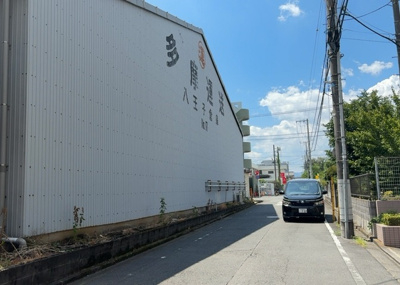 【展望】 | ライオンズマンション八王子北野 | 景色重視でお家選ぶをするとスーパーが遠い！学校が遠い！など生活をするうえで利便性で困ることもあります。まず一度現地を見学する際に、周辺の施設などがあるかを確認し、暮らし始めた後のことを想像しましょう。