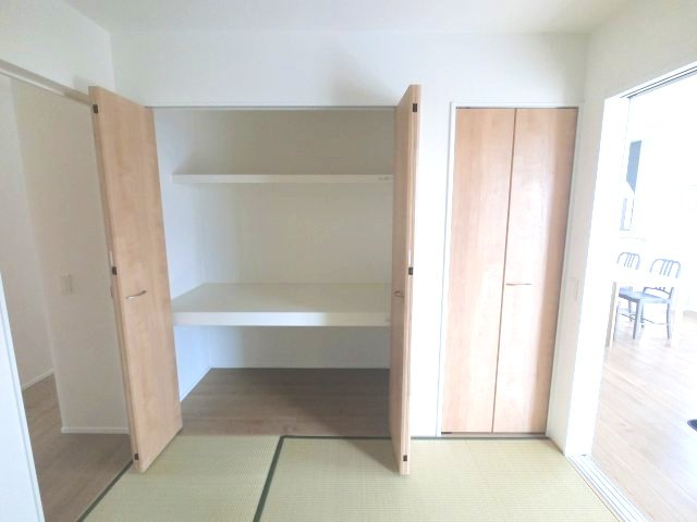 鳥栖市姫方町6期　3号棟の収納|和室の収納充実しています。