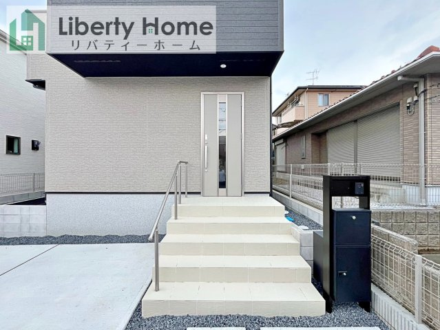 守谷市松ヶ丘5丁目1期　新築戸建　1号棟のエントランス