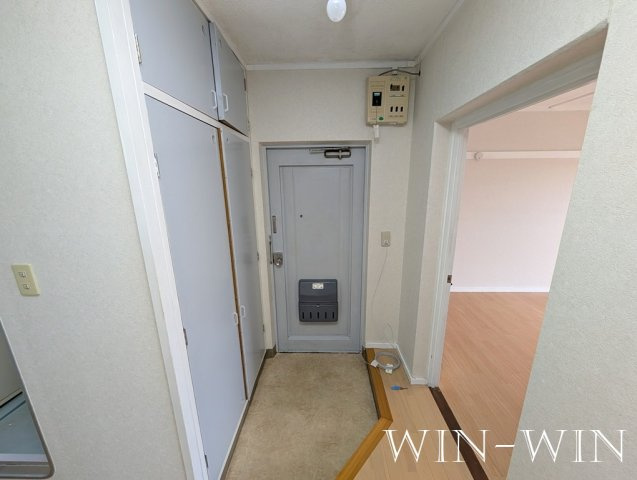 境田マンションの玄関