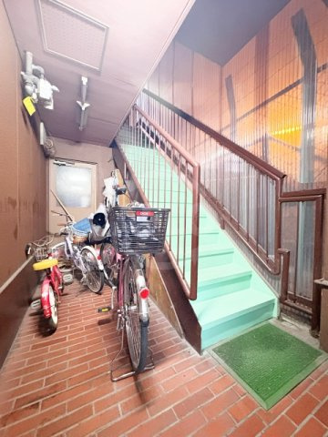 高津マンションのロビー