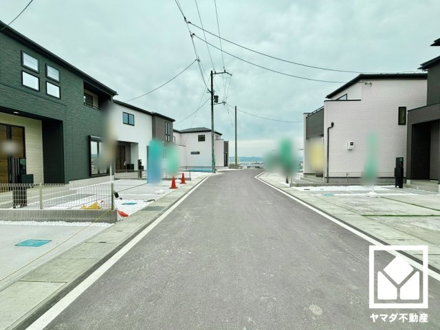 大津市坂本8丁目　14号棟の前面道路含む現地写真