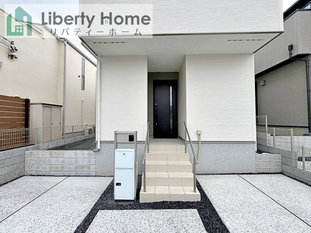 守谷市松ヶ丘5丁目1期　新築戸建　2号棟のエントランス