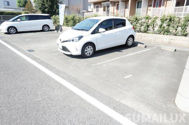 ドリームステーションの駐車場