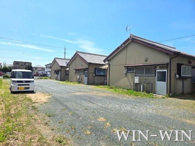 大村町字於泥貸家群の駐車場