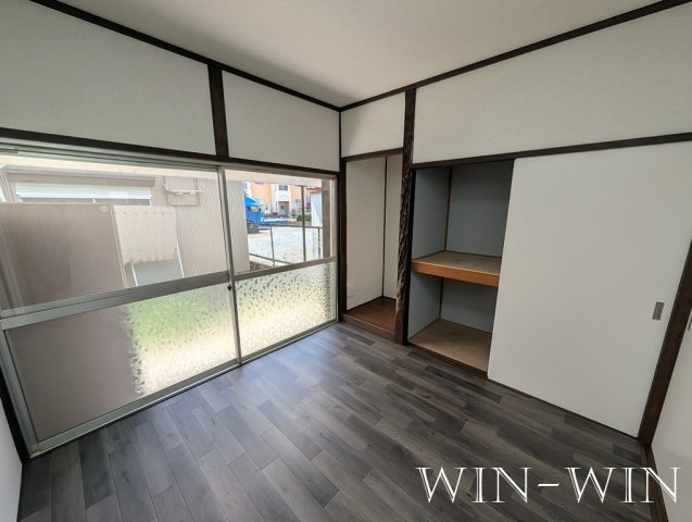 大村町字於泥貸家群の居間・リビング