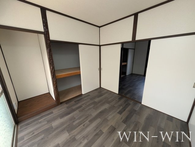 大村町字於泥貸家群の居間・リビング