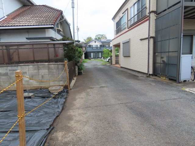 坂戸市泉町売地の前面道路含む現地写真