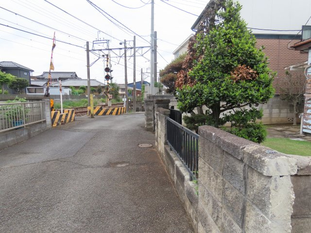 坂戸市泉町売地の前面道路含む現地写真