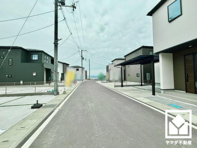 大津市坂本8丁目　15号棟の前面道路含む現地写真