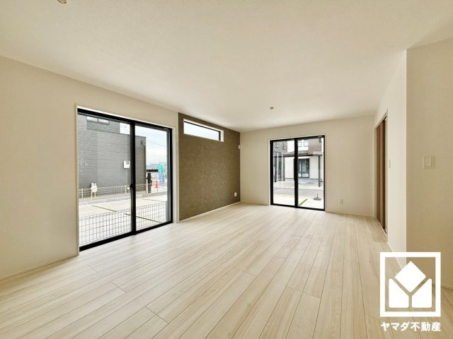 大津市坂本8丁目　15号棟の居間・リビング