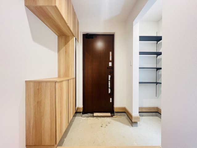 半田市花田町1丁目13番15『仲介手数料無料』新築戸建ての玄関