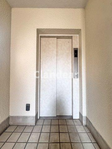 第15小倉ハイコーポの玄関|ドキドキの新生活も、安心してスタート。ぴったりの住まいを見つけませんか？クランディアが一緒に住まい選びをサポートします‼　まずは、お気軽にお問合せください　＃クランディア
