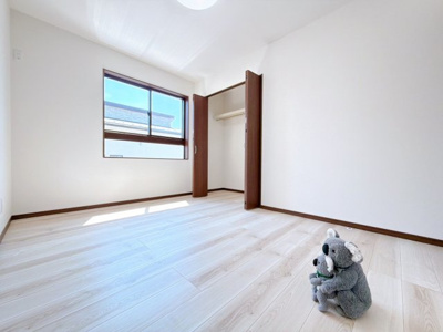 【洋室】 | 渋川市渋川　新築住宅 | 広さはお子様の勉強部屋にも適した広さ！
勉強机や本棚などの家具を置いてもフリースペースも確保できます。