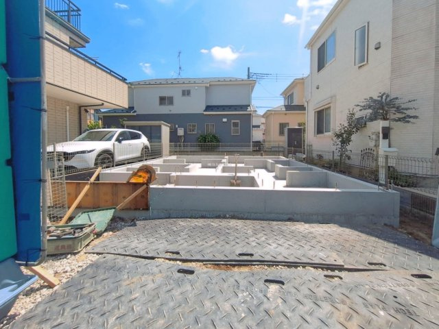 ふじみ野市桜ケ丘３丁目の新築一戸建の外観|前面道路の幅員が6ｍと広く車の出し入れ楽々です。