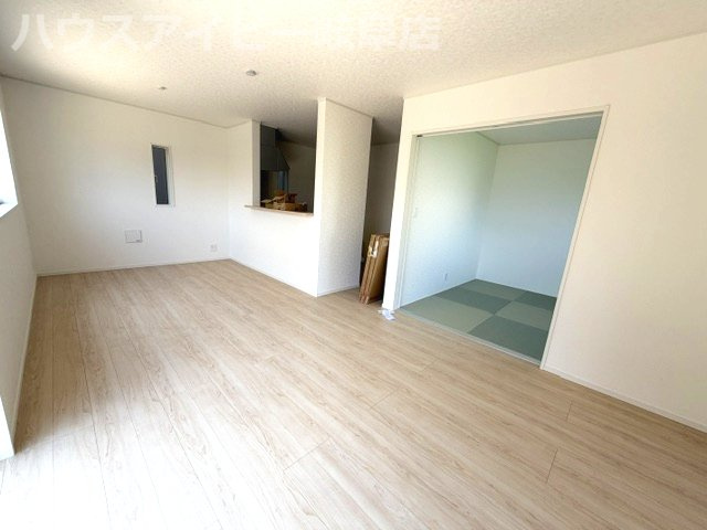 【居間・リビング】の画像