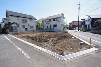 【前面道路含む現地写真】