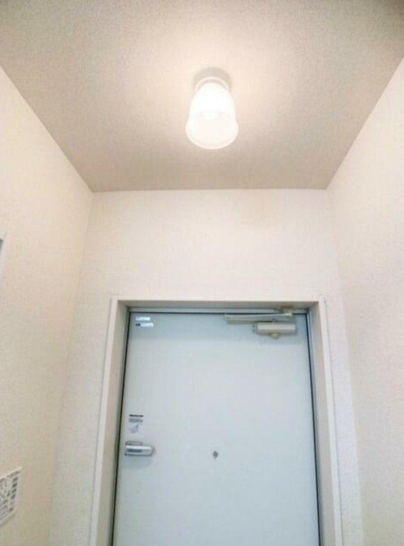 シャンテ東日暮里の玄関