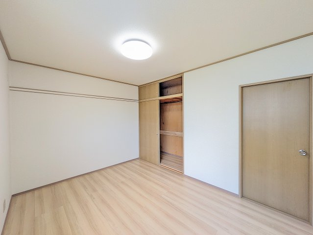 エステートハイツ Aの洋室